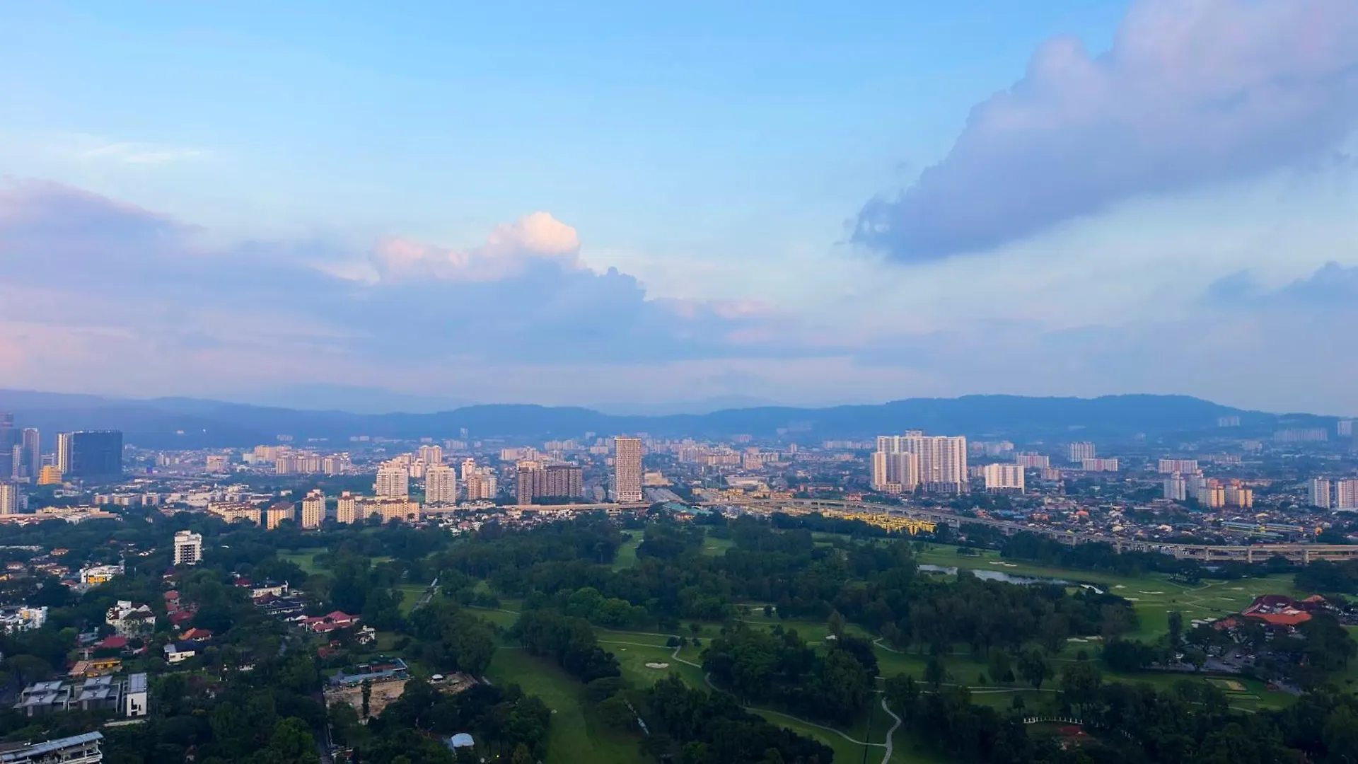 דירה קואלה לומפור The Manor Suites Klcc By Moonway